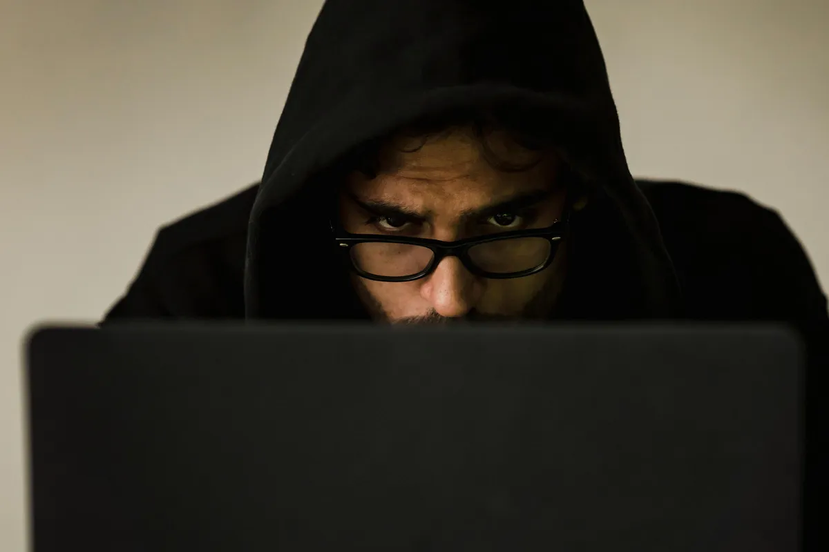 So you want to use AdultFriendFinder? A cybersecurity expert has some notes