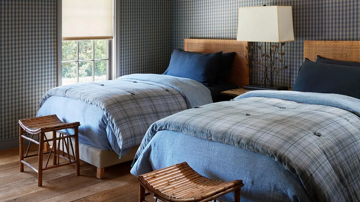 Navy sheets are back and they're reclaiming their dignity