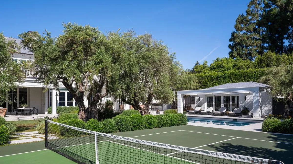 Your backyard is mid and everyone knows it