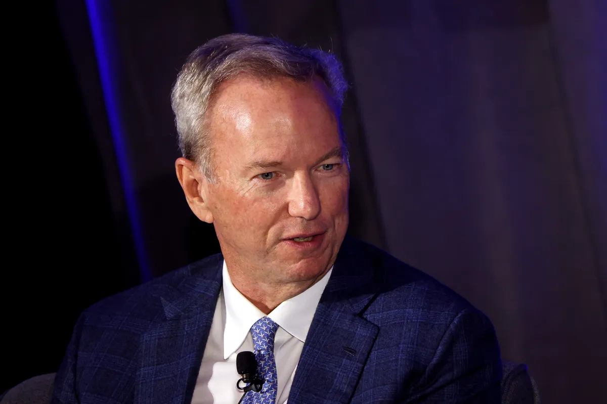 College graduates booed an ex-Google CEO off the stage for AI cheerleading and honestly, fair