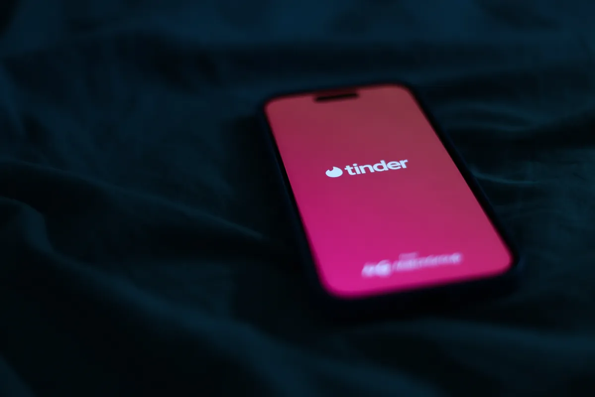 Tinder and Hinge respond after a viral video claims to crack their face verification