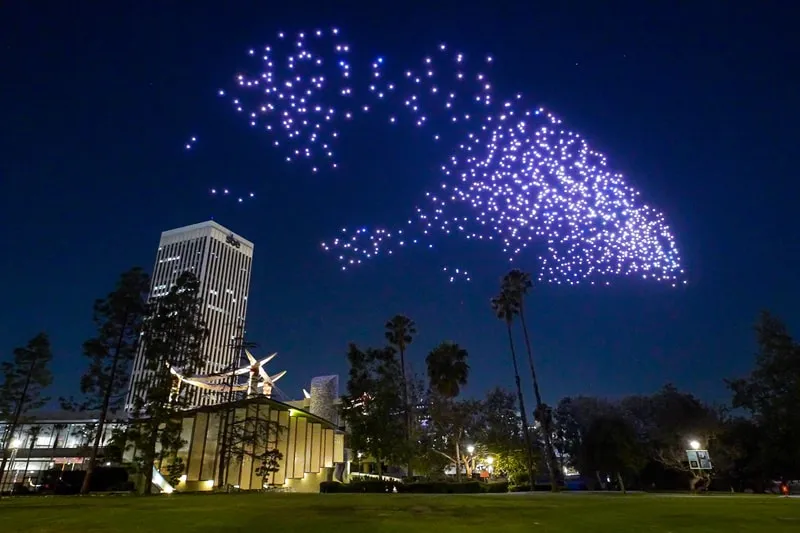 1,000 drones just impersonated a bird flock over LACMA and honestly it slapped