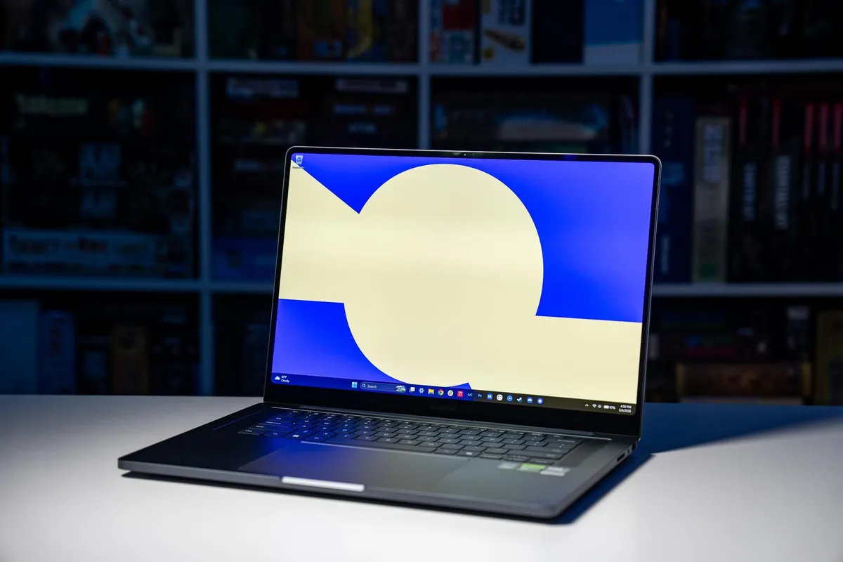 Samsung built a MacBook Pro clone and somehow made it worse