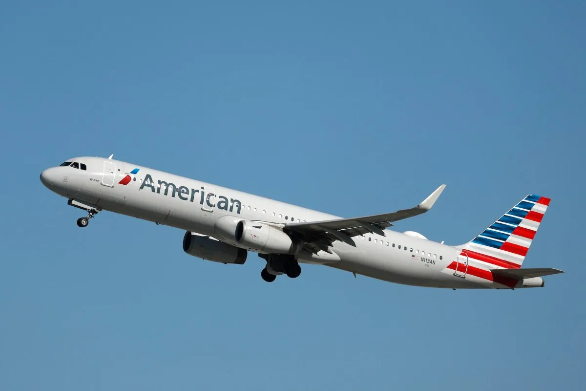 American Airlines is putting Starlink on 500+ planes and your in-flight Wi-Fi excuse is officially dead